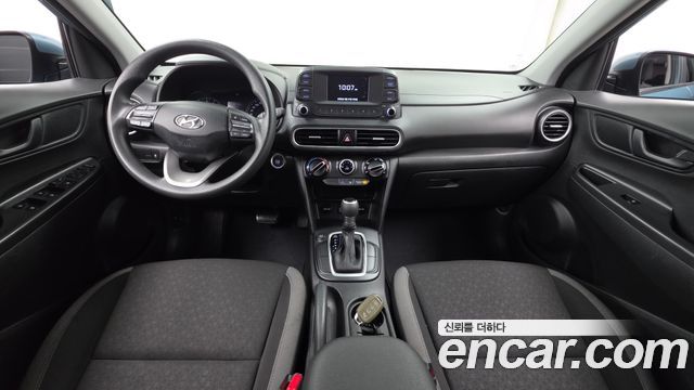 Hyundai Kona — interior