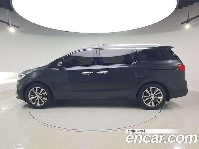 Kia Carnival — interior
