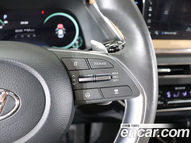 Hyundai Sonata — interior