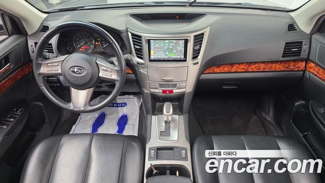 Subaru Legacy — interior