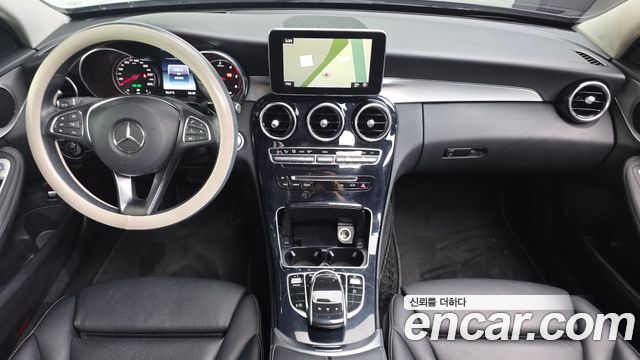 Mercedes-Benz C-Class — interior