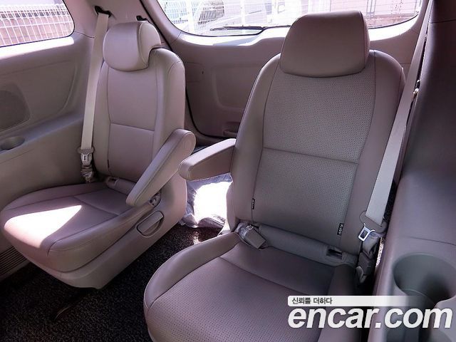 Kia Carnival — interior