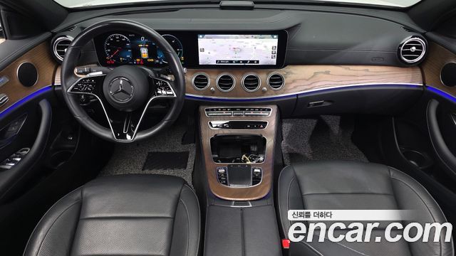 Mercedes-Benz E-Class — interior