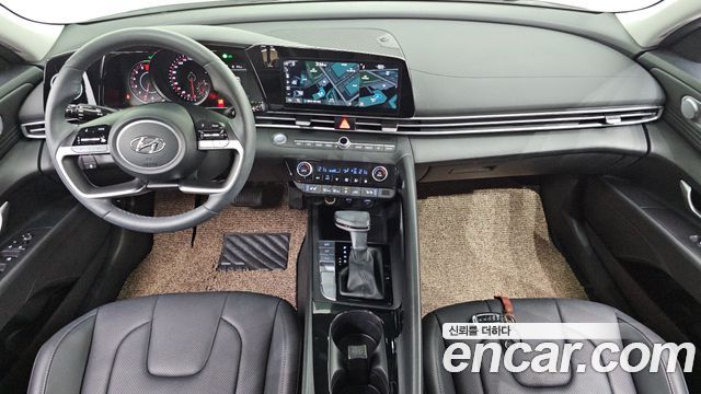 Hyundai Avante — interior