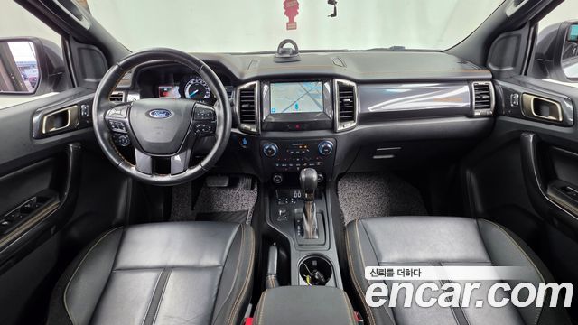 Ford Ranger — interior