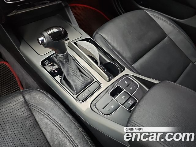 Kia K7 — interior