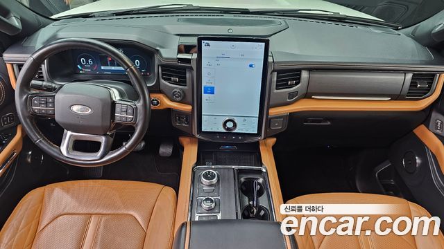 Ford Expedition — interior