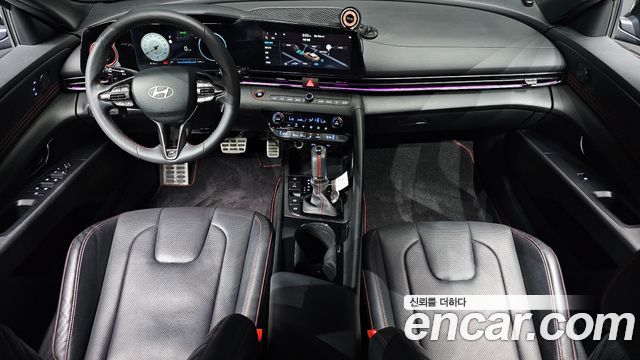 Hyundai Avante — interior