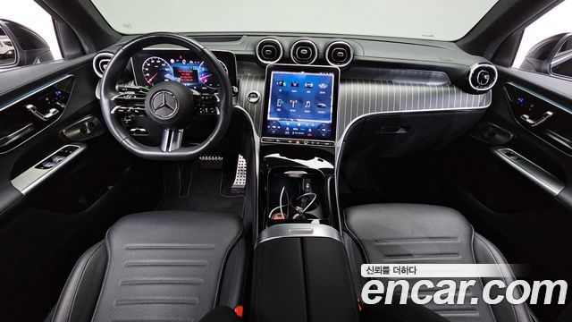Mercedes-Benz GLC-Class — interior