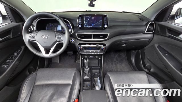 Hyundai Tucson — interior