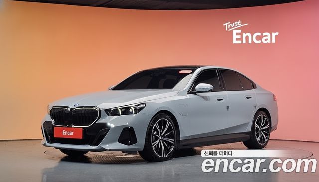 BMW 5 Series — exterior