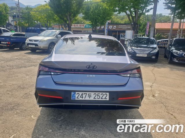Hyundai Avante — interior