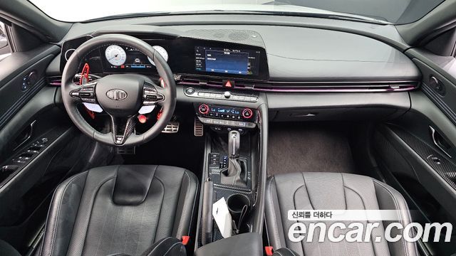 Hyundai Avante — interior