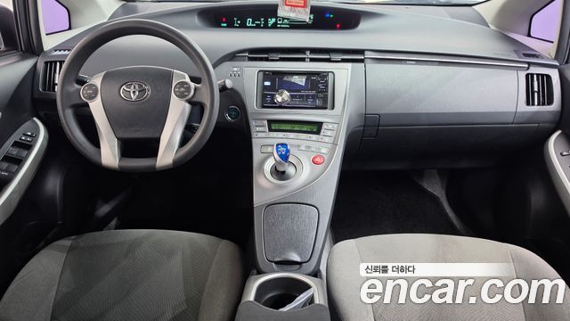 Toyota Prius — interior
