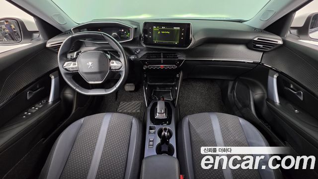 Peugeot 2008 — interior