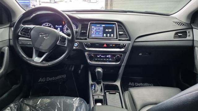 Hyundai Sonata — interior