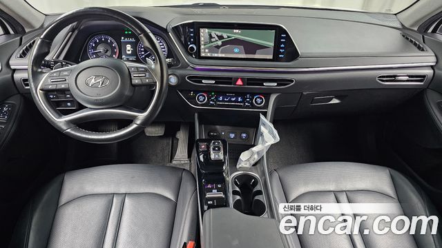 Hyundai Sonata — interior
