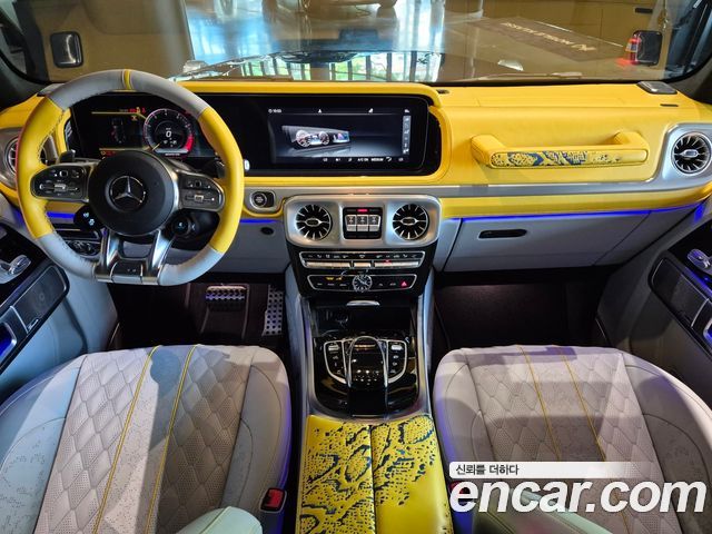 Mercedes-Benz G-Class — interior