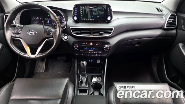 Hyundai Tucson — interior