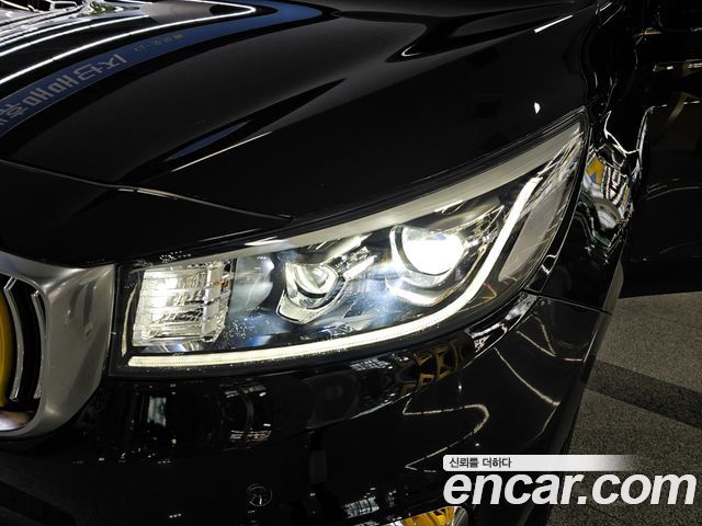 Kia Carnival — interior