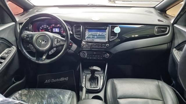 Kia Carens — interior
