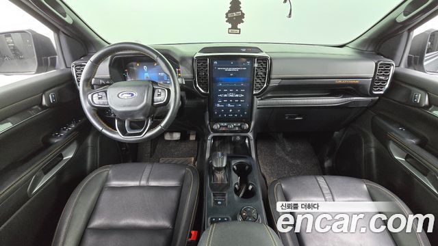 Ford Ranger — interior