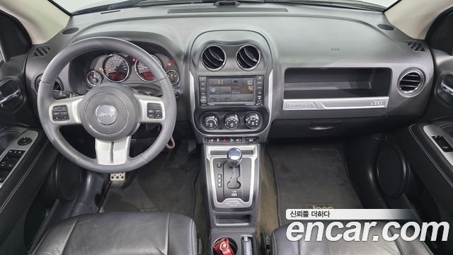 Jeep Compass — interior