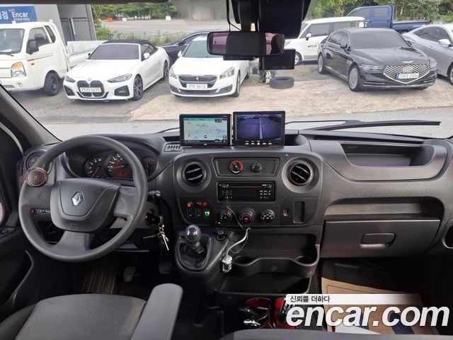Renault Korea Master — interior