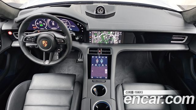 Porsche Taycan — interior
