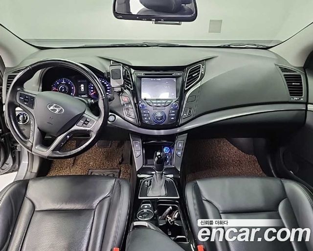 Hyundai i40 — interior