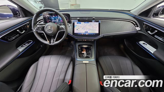 Mercedes-Benz E-Class — interior