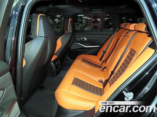 BMW M3 — interior