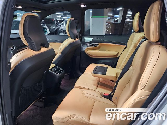 Volvo XC90 — interior