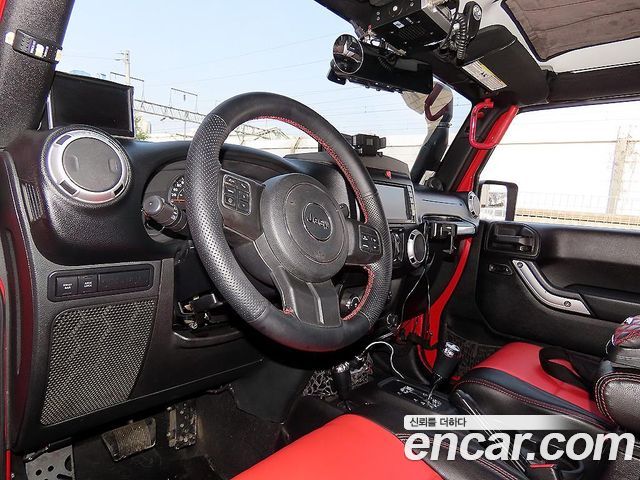Jeep Wrangler — interior