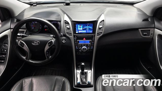 Hyundai i30 — interior