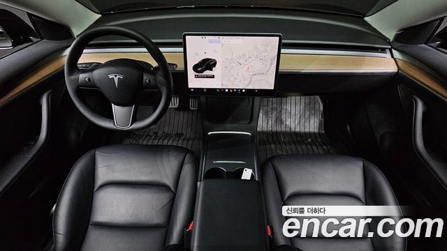 Tesla Model 3 — interior