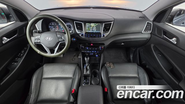 Hyundai Tucson — interior