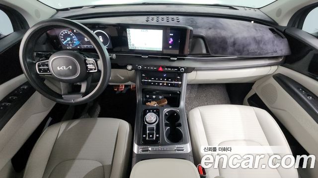 Kia Carnival — interior