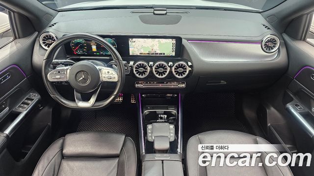Mercedes-Benz EQA — interior
