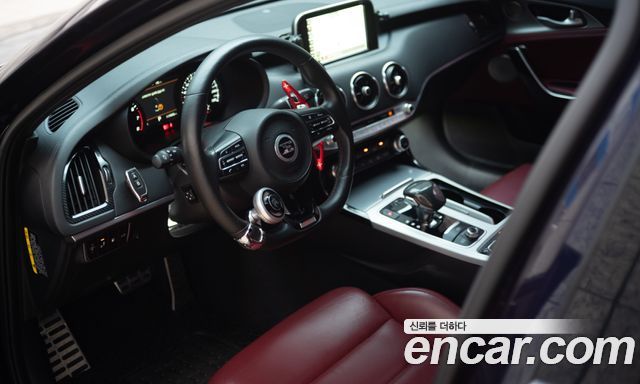 Kia Stinger — interior