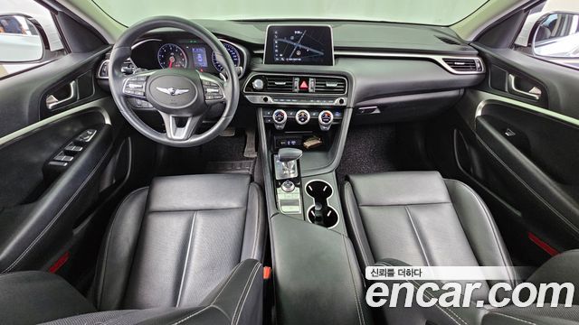 Genesis G70 — interior