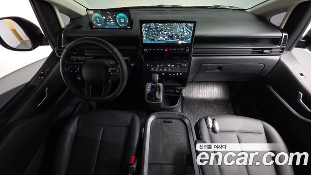 Hyundai Staria — interior