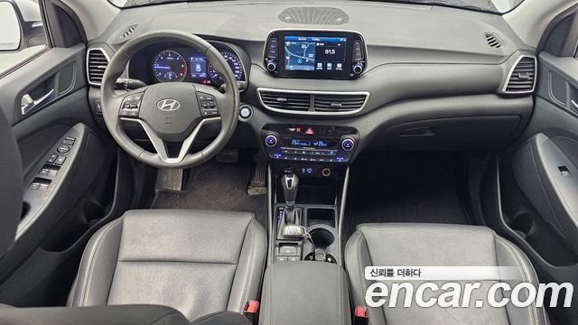 Hyundai Tucson — interior