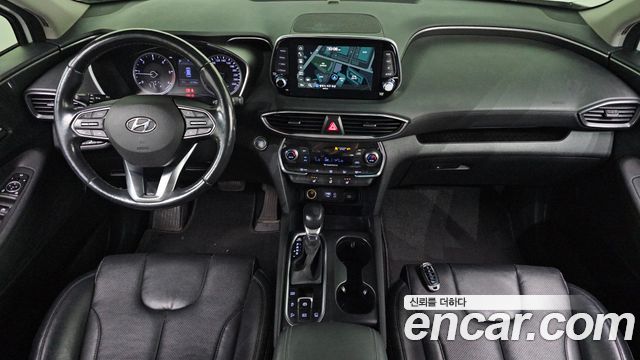 Hyundai Santa Fe — interior