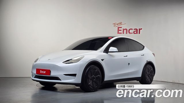 Tesla Model Y — exterior