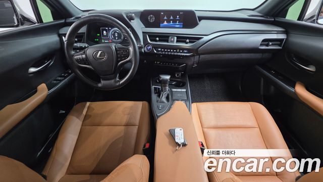 Lexus UX — interior