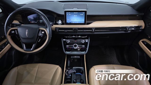 Lincoln Corsair — interior
