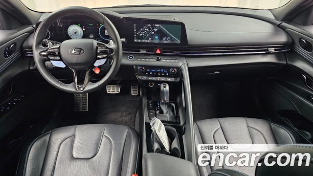 Hyundai Avante — interior