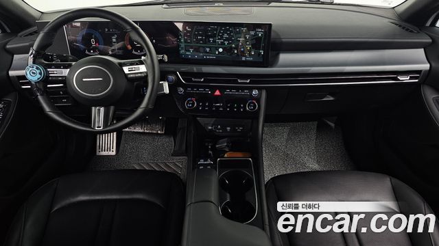 Hyundai Sonata — interior