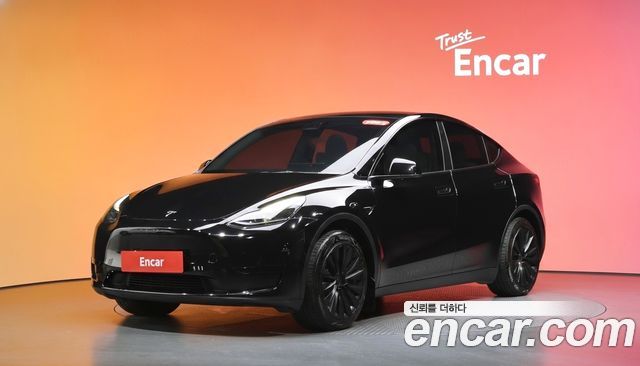 Tesla Model Y — exterior